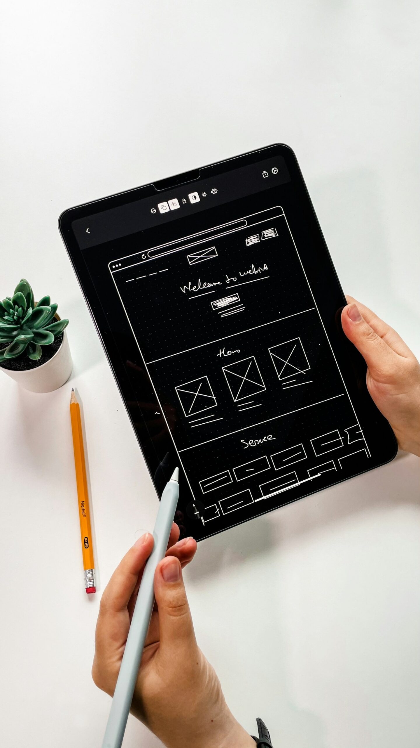 Creative Ways to Structure Diverse Digital Material